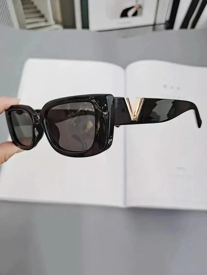 Joanie | Lunettes de Soleil sophistiquée
